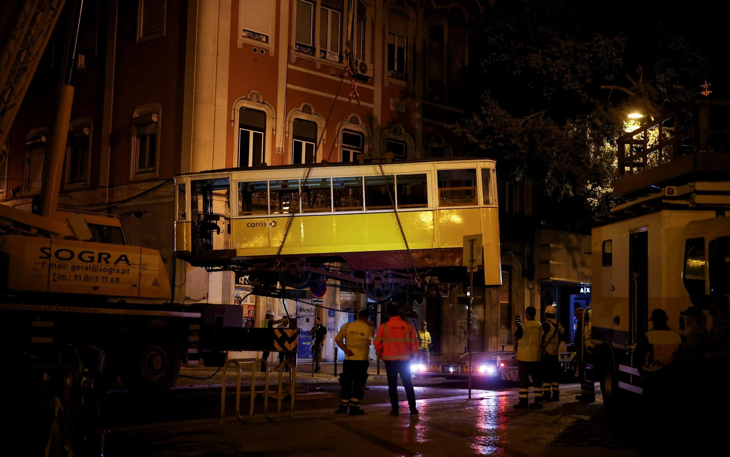 A Cable Failure Was Noticed As The Carriage Fall